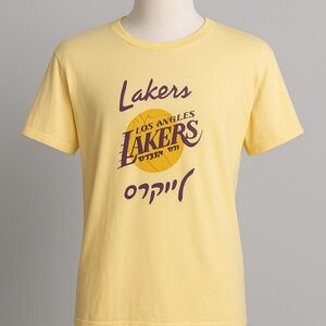 🔥 Vintage Los Angeles Lakers Hebrew Graphic Tee – Size XL –Rare Jerusalem Made!